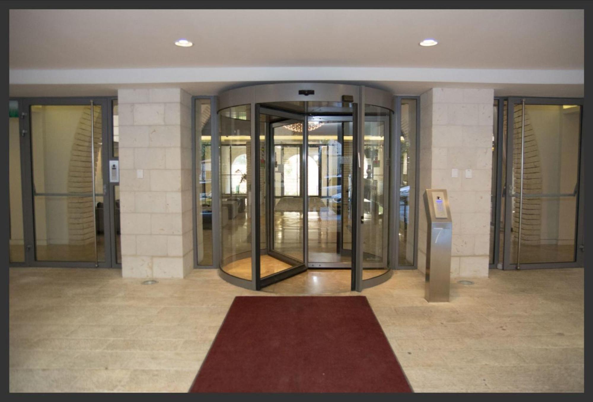 Kook Isrentals - Aparthotels In City Center Jeruzsálem Kültér fotó